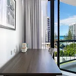 Legends Apartments - Qstay