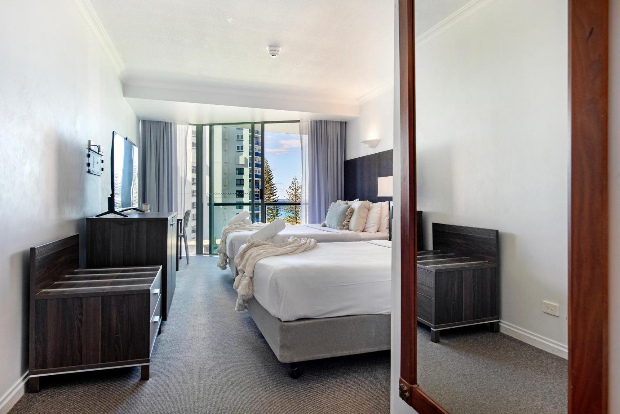 Legends - Qstay Apartment *